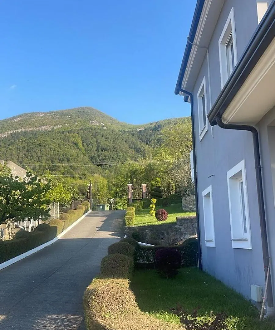 Ejlli Villa Kallmet i Madh